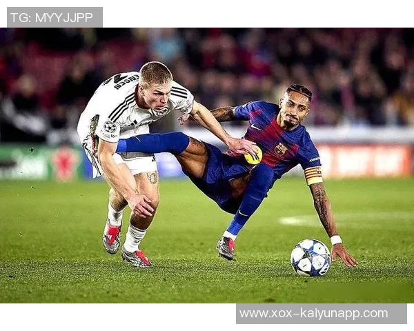 德转更新拉菲尼亚身价下调千万元远射双响引发热议